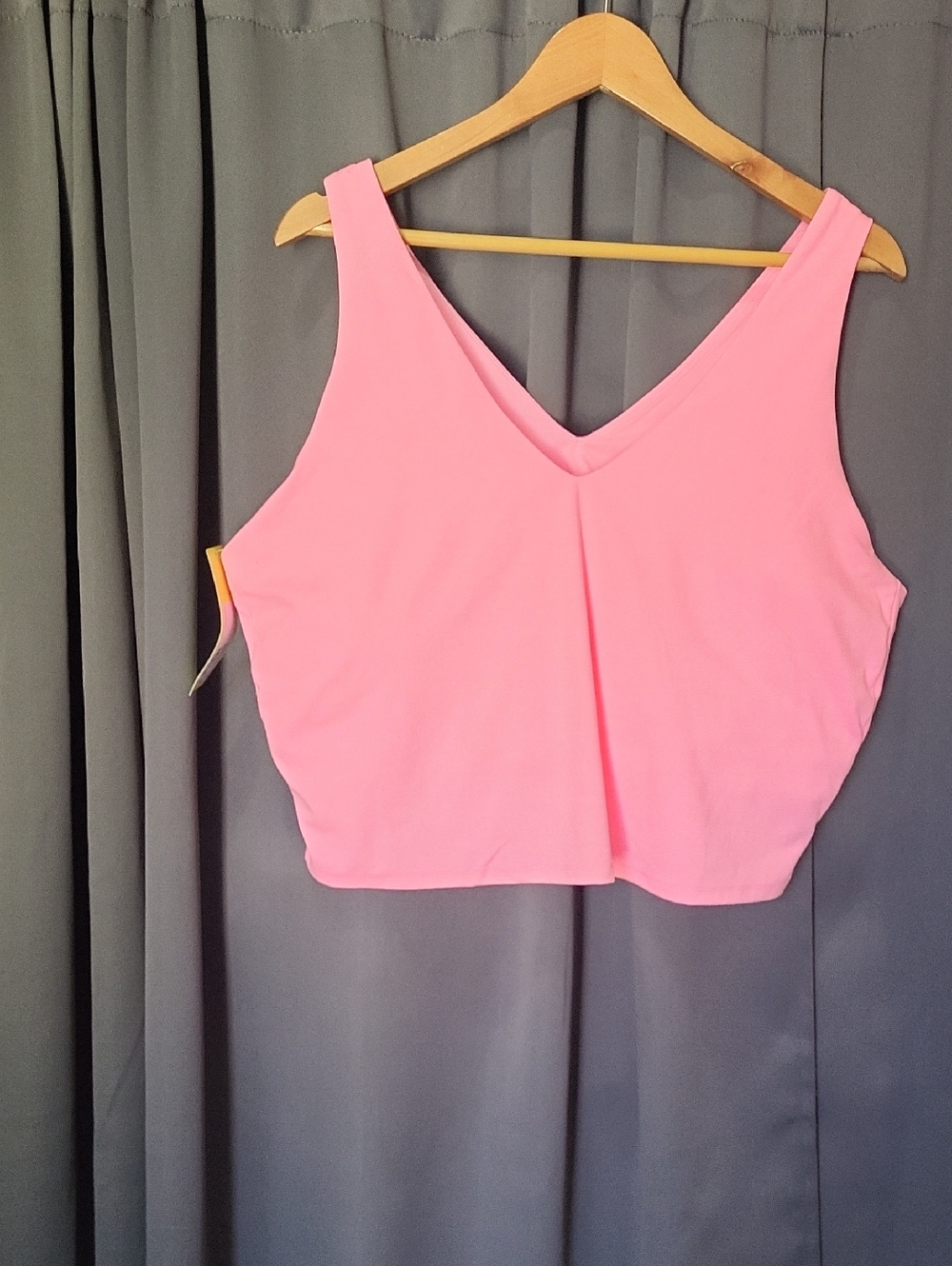 Women's V-Neck Sleeveless Crop Top - Pink
